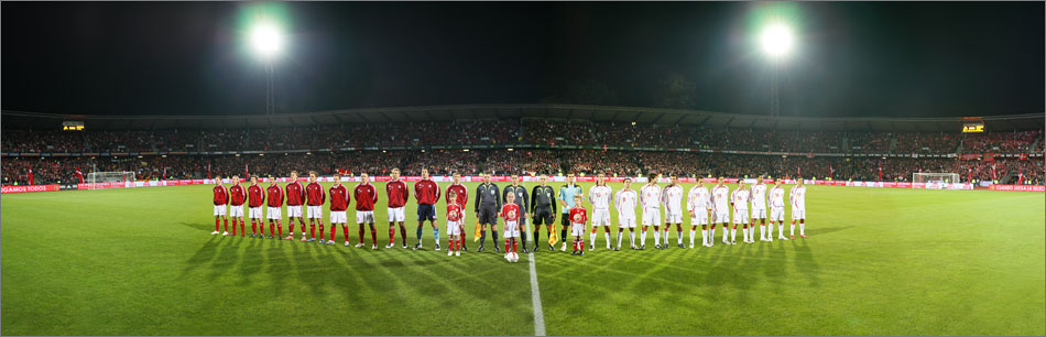 Panorama af fodboldlandskampen Danmark-Spanien